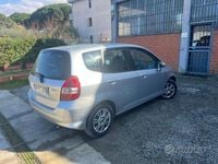 Usata Honda Jazz ES 83 CV (61 kW) 2007 Argento Utilitaria