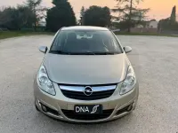 Usata Opel Corsa 80 CV (58 kW) 2009 Oro Utilitaria