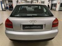 Usata Audi A3 Ambiente 101 CV (74 kW) 1999 Argento Utilitaria