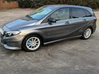 Usata Mercedes B180 Executive 109 CV (80 kW) 2015 Grigio Utilitaria