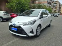 Usata Toyota Yaris Hybrid Cool 73 CV (53 kW) 2018 Bianco Utilitaria