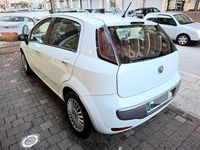 Usata Fiat Punto Evo Dynamic 95 CV (69 kW) 2011 Bianco Utilitaria