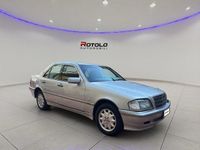 Usata Mercedes C180 Elegance 122 CV (89 kW) 1997 Argento Berlina