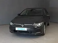Usata VW Golf VIII Style 131 CV (96 kW) 2024 Grigio Berlina