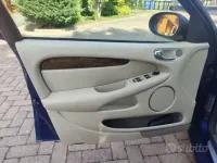 Usata Jaguar X-type 230 CV (169 kW) 2001 Bluazzurro Berlina