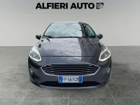 Usado Ford Fiesta Titanium 86 CV (63 kW) 2018 Gris Utilitario