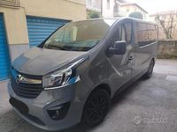 Usata Opel Vivaro 2016 Grigio Monovolume