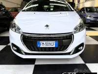 Usata Peugeot 208 Allure 100 CV (73 kW) 2017 Bianco banquise Utilitaria