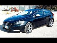 Usado Volvo V40 R-Design Kinetic 115 CV (84 kW) 2014 Negro Berlina