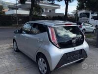 Usata Toyota Aygo X-clusiv 69 CV (50 kW) 2015 Grigio Utilitaria