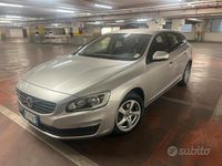 Usata Volvo V60 203 CV (149 kW) 2016 Grigio Station wagon