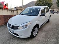 Usata Dacia Sandero 75 CV (55 kW) 2009 Bianco SUV