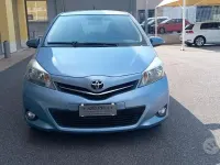 Usata Toyota Yaris Active 69 CV (50 kW) 2014 Blu Utilitaria