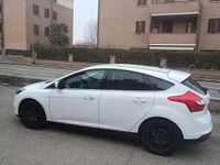 Begagnad Ford Focus 120 HK (88 kW) 2014 Vit Sedan