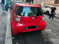 Usata Toyota iQ 68 CV (50 kW) 2009 Rosso Utilitaria