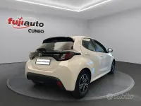 Usata Toyota Yaris Hybrid Active 116 CV (85 kW) 2022 Super white Utilitaria