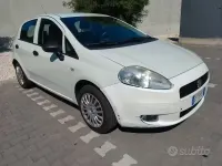 Usata Fiat Grande Punto 75 CV (55 kW) 2013 Bianco Utilitaria
