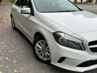 Usata Mercedes A180 122 CV (89 kW) 2017 Bianco Utilitaria