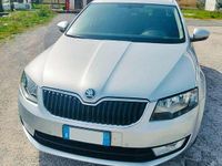 Usata Skoda Octavia G-TEC Executive 110 CV (80 kW) 2016 Grigio Station wagon