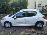 Usata Peugeot 207 73 CV (53 kW) 2013 Bianco Berlina