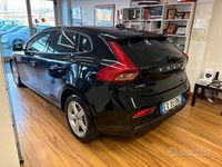 Usata Volvo V40 Momentum 115 CV (84 kW) 2014 Nero Berlina