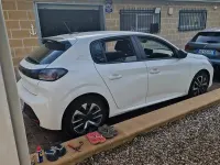Usata Peugeot 208 75 CV (55 kW) 2024 Utilitaria