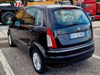 Begagnad Lancia Musa 95 HK (69 kW) 2011 Svart Minibuss