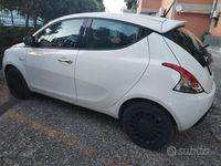 Usata Lancia Ypsilon 69 CV (50 kW) 2022 Bianco Utilitaria