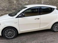 Usata Lancia Ypsilon Silver 69 CV (50 kW) 2012 Bianco Utilitaria