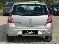 Usado Dacia Sandero 72 CV (52 kW) 2010 Gris Berlina