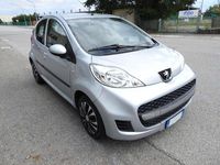 Usata Peugeot 107 Active 68 CV (50 kW) 2011 Argento metallizzato Utilitaria