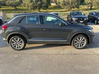 Usata VW T-Roc Advance 116 CV (85 kW) 2019 Grigio SUV