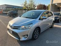 Usata Toyota Verso Style 120 CV (88 kW) 2015 Grigio Monovolume