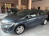 Usata Renault Clio V Business 91 CV (66 kW) 2021 Grigio Berlina