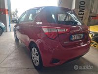 Usata Toyota Yaris Active 72 CV (52 kW) 2019 Rosso Berlina