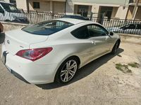 Usata Hyundai Genesis Sport 213 CV (156 kW) 2011 Bianco Coupé