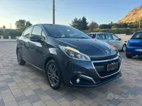 Usata Peugeot 208 Allure 75 CV (55 kW) 2017 Grigio Utilitaria