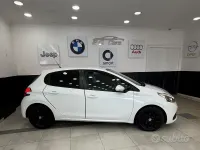 Usata Peugeot 208 Allure 75 CV (55 kW) 2019 Bianco Utilitaria