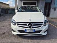 Usata Mercedes B180 Premium 109 CV (80 kW) 2015 Beige Monovolume