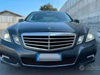 Usata Mercedes E220 Avantgarde 170 CV (125 kW) 2009 Grigio Berlina