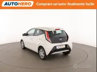 Usata Toyota Aygo X-play 70 CV (51 kW) 2015 Bianco Utilitaria