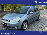Usata Ford Fiesta Ghia 68 CV (50 kW) 2005 Blu Utilitaria