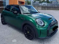 Usata Mini Cooper SE Essential 75 kW (102 CV) 2023 Verde Utilitaria