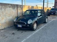 Begagnad Mini ONE 90 HK (66 kW) 2002 Grön Halvkombi