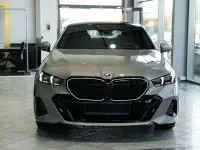 Usata BMW 520 M Sport 208 CV (152 kW) 2025 Oxidgrau Berlina