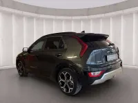 Käytetty Kia Niro Style 141 HP (103 kW) 2023 Harmaa Katumaasturi