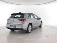 Usata VW Golf VIII Life 116 CV (85 kW) 2025 Dolomite silver metallizzato Berlina