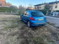 Usata Peugeot 207 90 CV (66 kW) 2007 Bluazzurro Berlina