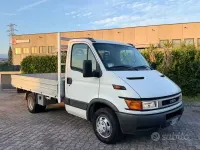 Usata Iveco Daily 125 CV (91 kW) 2004 Bianco