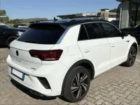 Usata VW T-Roc R-line 150 CV (110 kW) 2023 Bianco tetto nero SUV